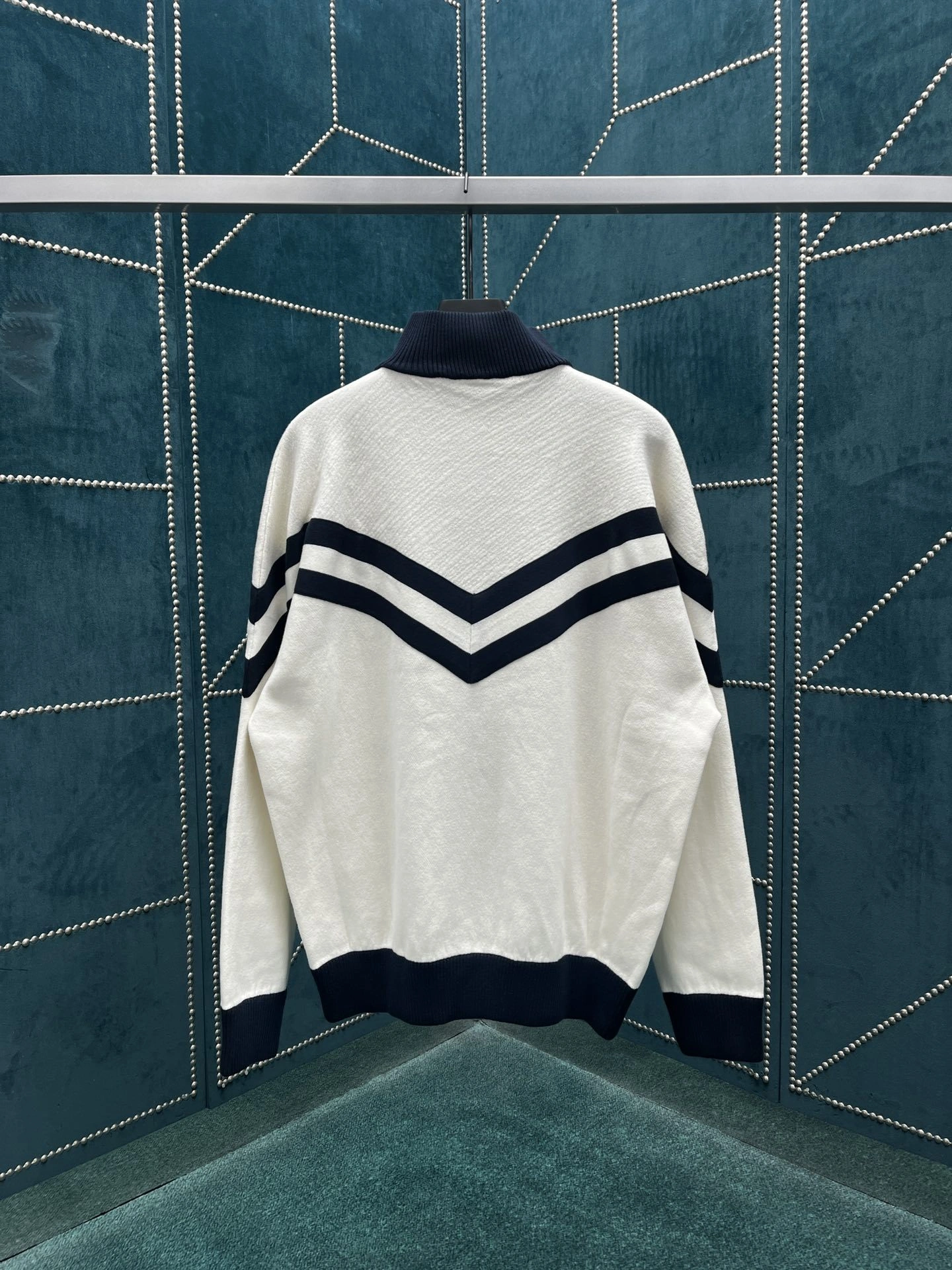 &wg.luxury-- 8V Oversized item:D-F238G1636